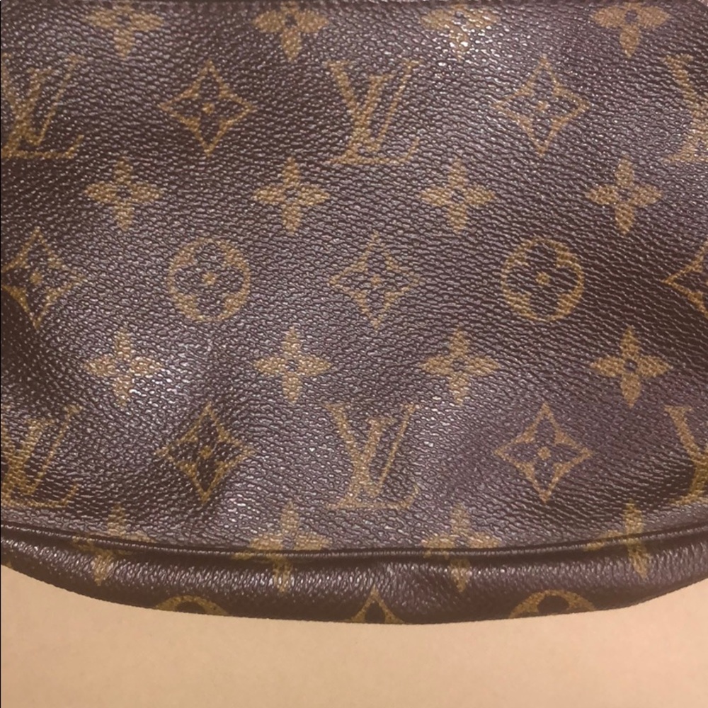 Louis Vuitton Pochette